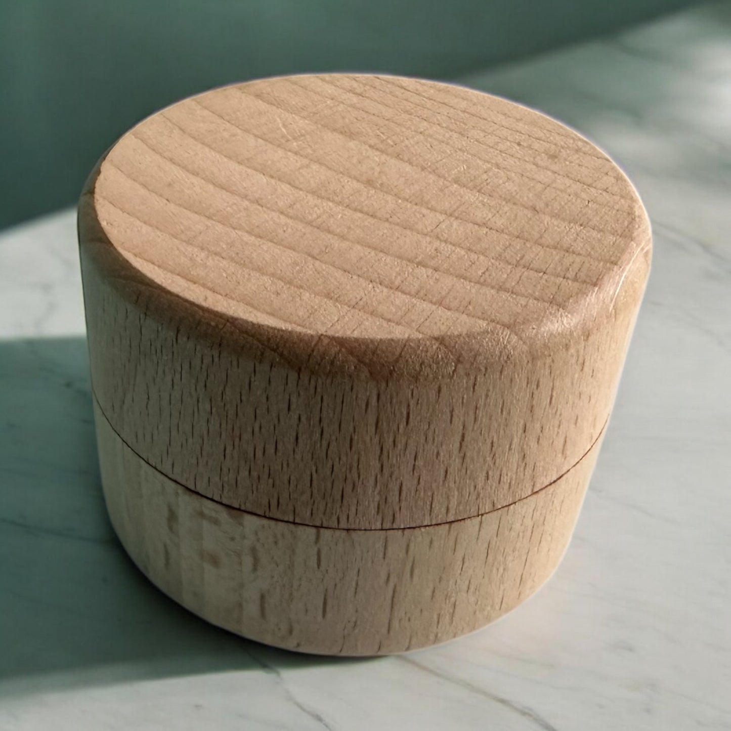 Wood round Keepsake box with Lid